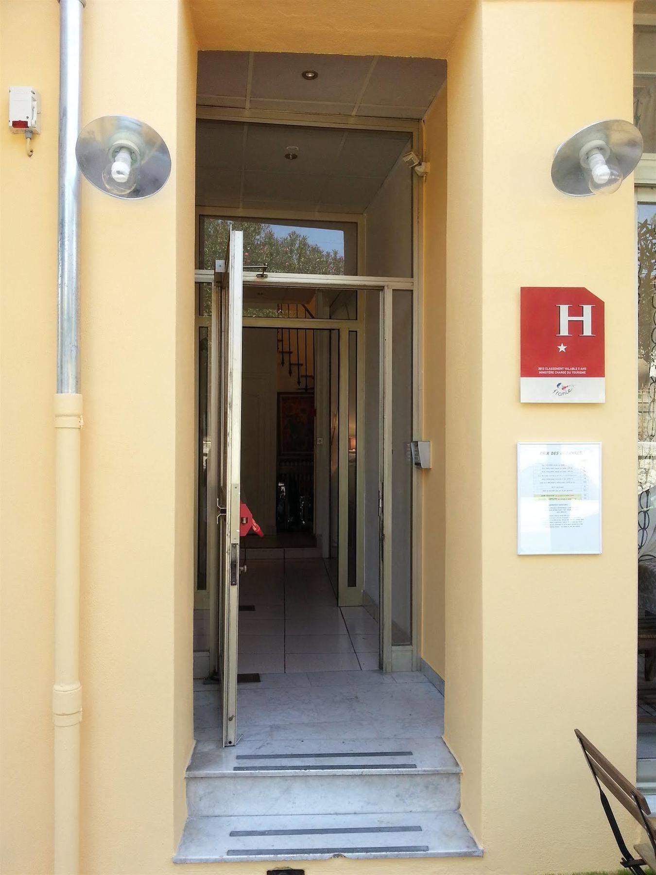Hotel De Belgique A Menton Exterior foto